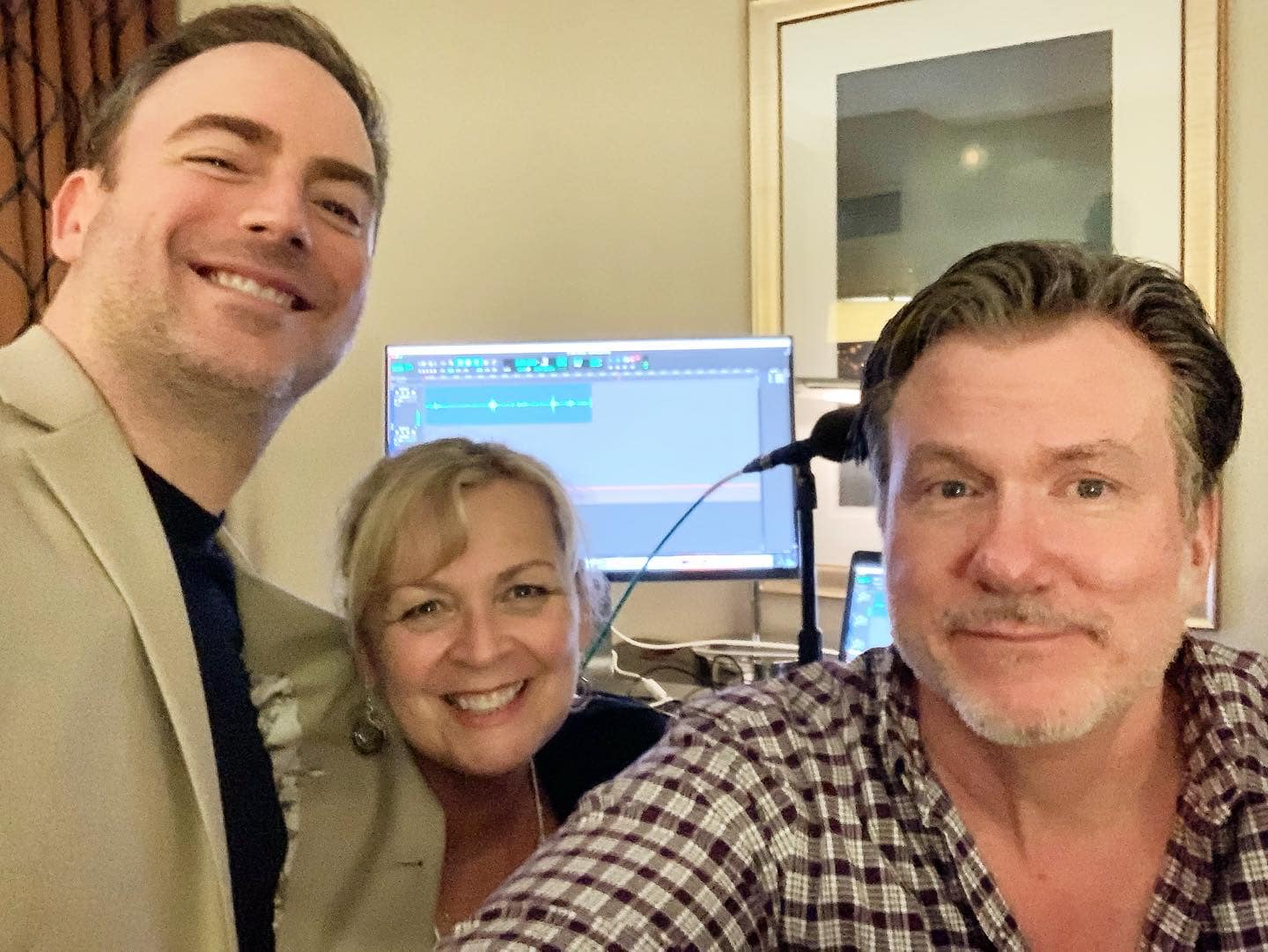 Live recording of the Middle-Class VO Podcast from Voiceover-Atlanta 2022 with Jas Patrick, Bobbi Maxwell and Kevin.